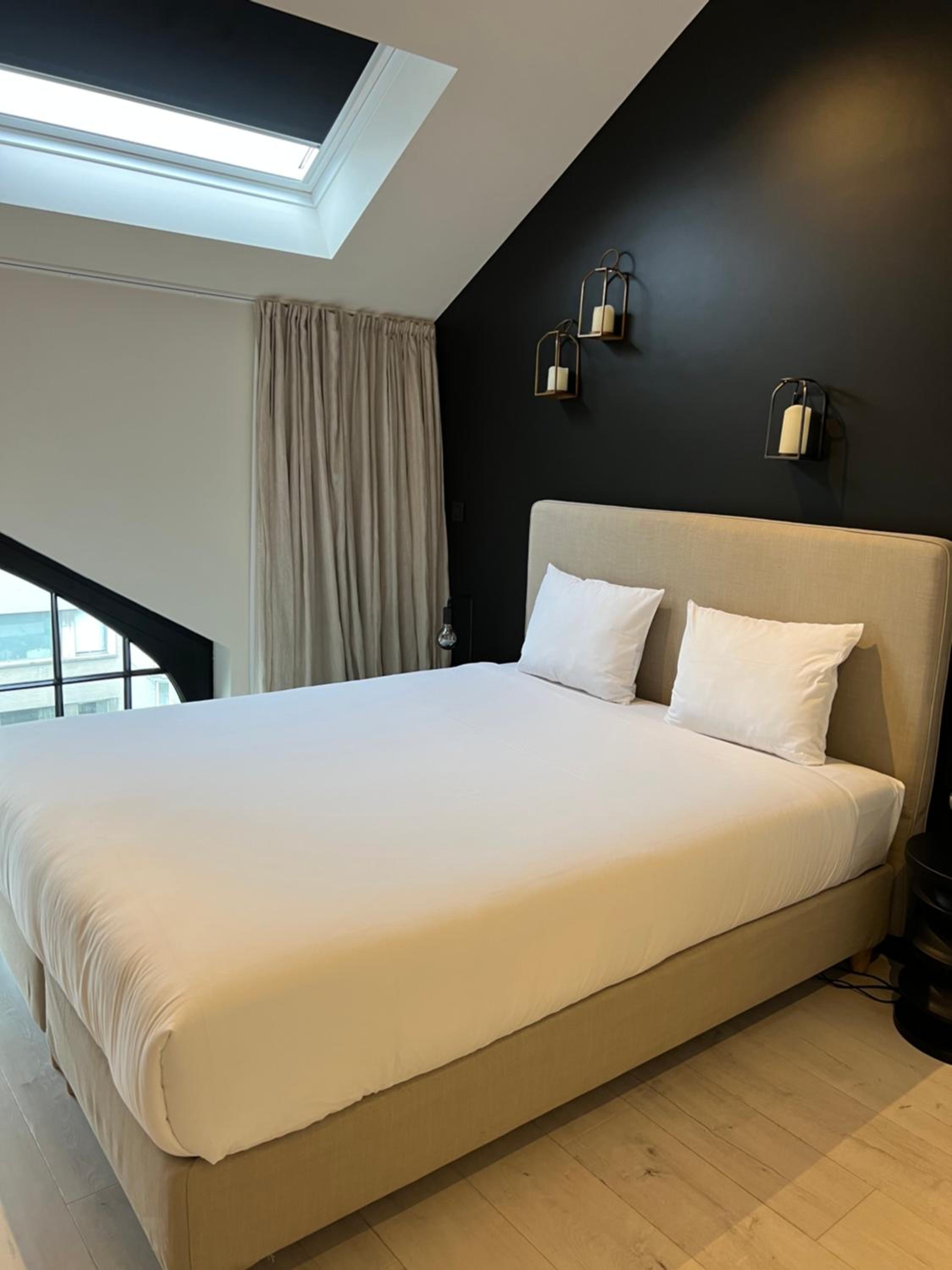 Penthouse with Airconditioning and Big Terrace, Close to Gent Sint-Pieters Station and City Centre