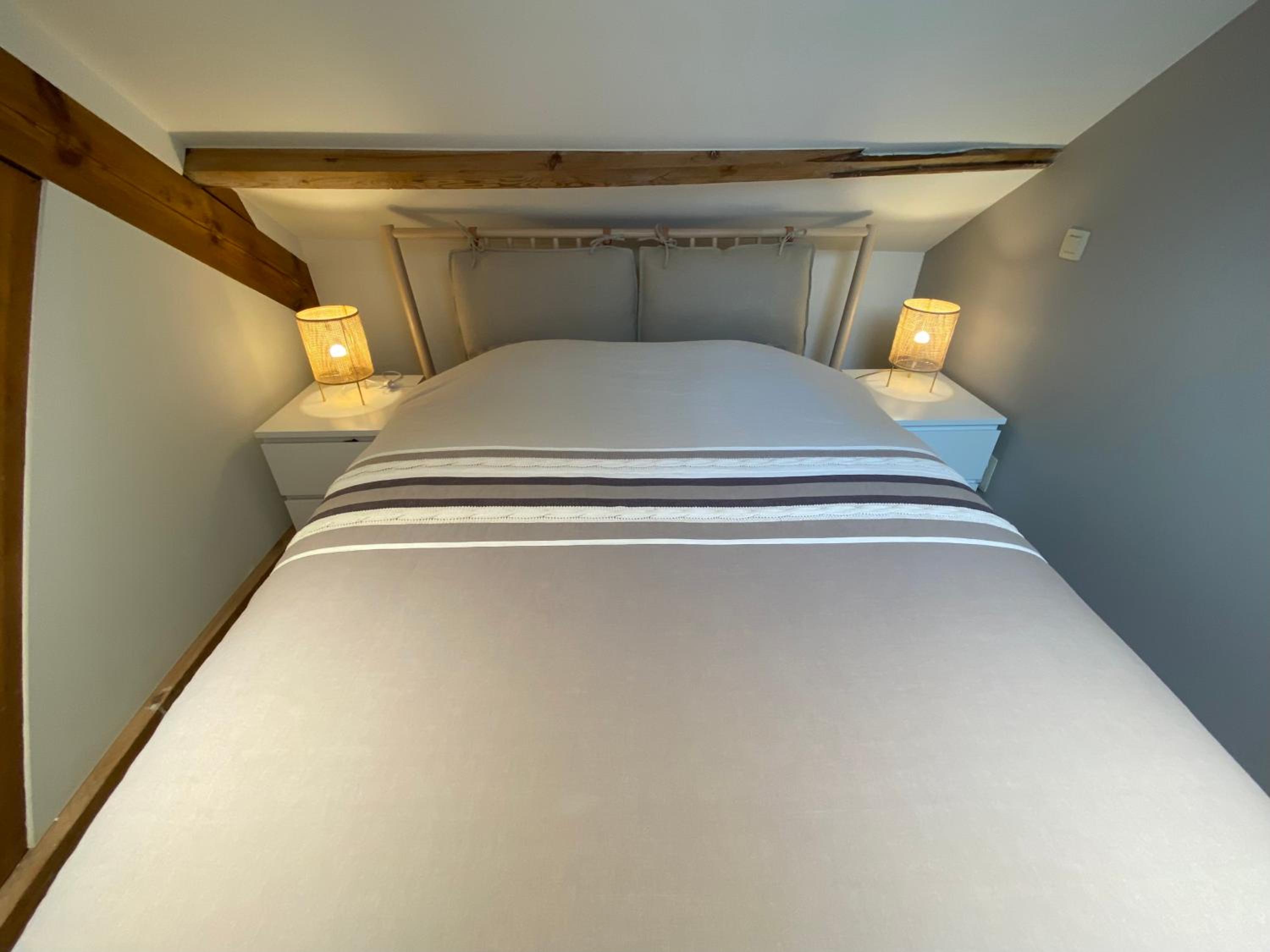 Penthouse with Airconditioning and Big Terrace, Close to Gent Sint-Pieters Station and City Centre