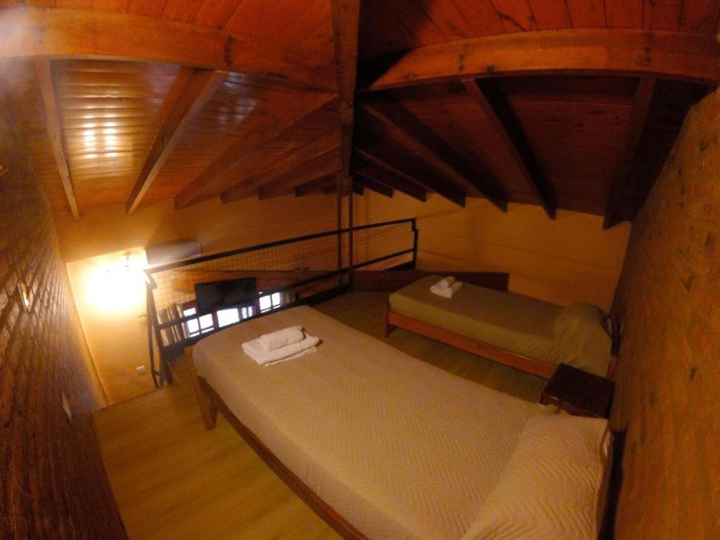 Six Garden Lodge