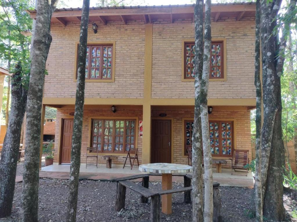 Six Garden Lodge