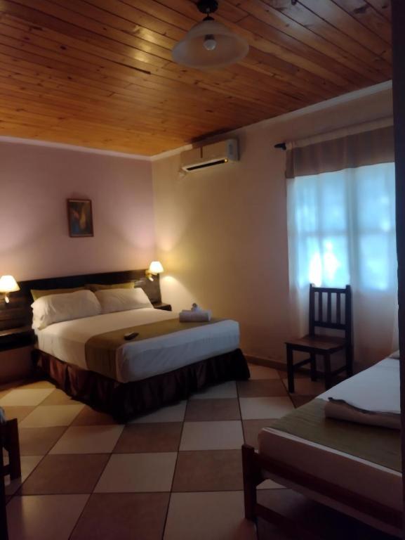Six Garden Lodge