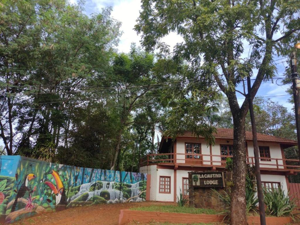 Six Garden Lodge