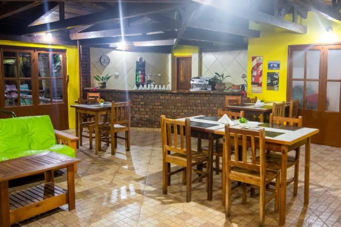 Six Garden Lodge