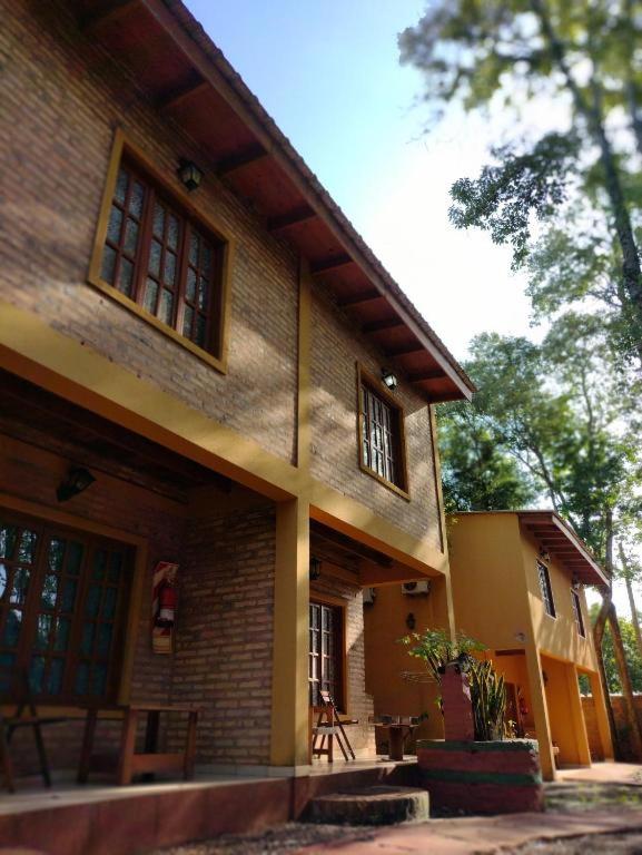 Six Garden Lodge
