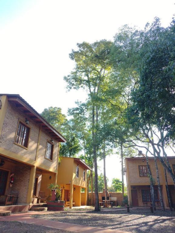 Six Garden Lodge