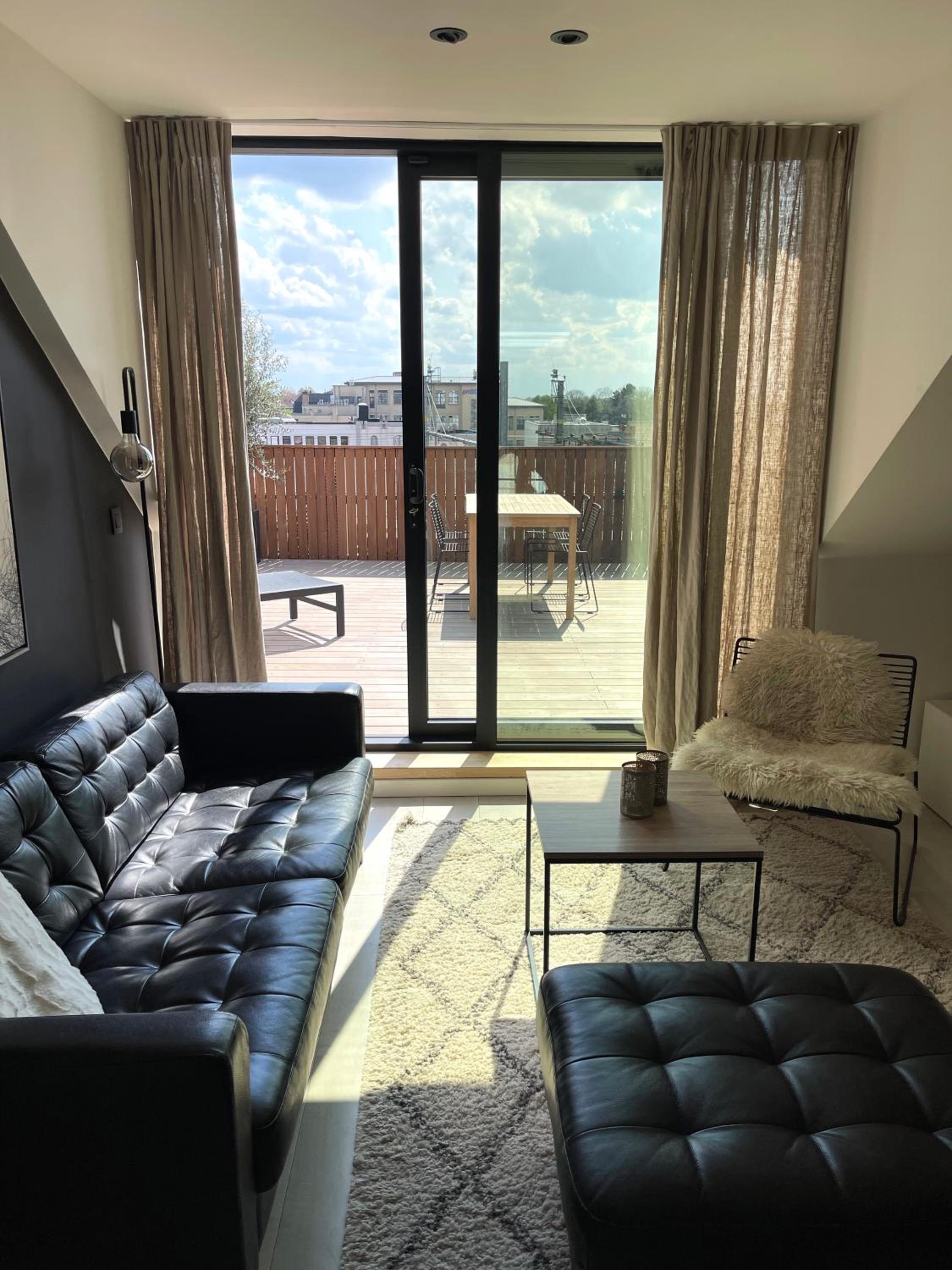 Penthouse with Airconditioning and Big Terrace, Close to Gent Sint-Pieters Station and City Centre