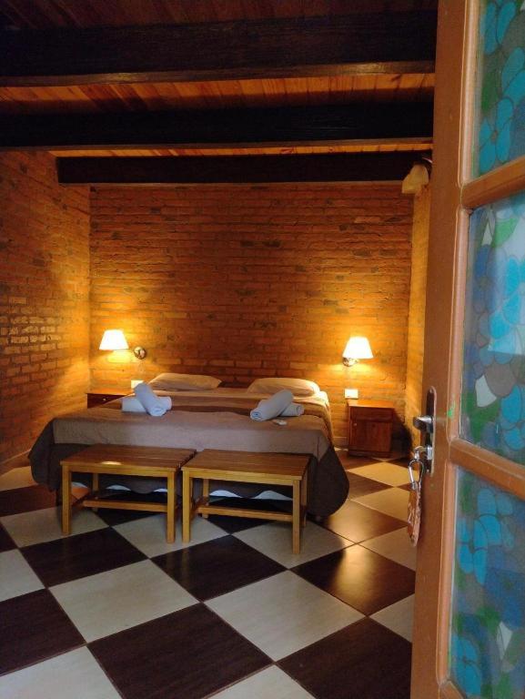 Six Garden Lodge
