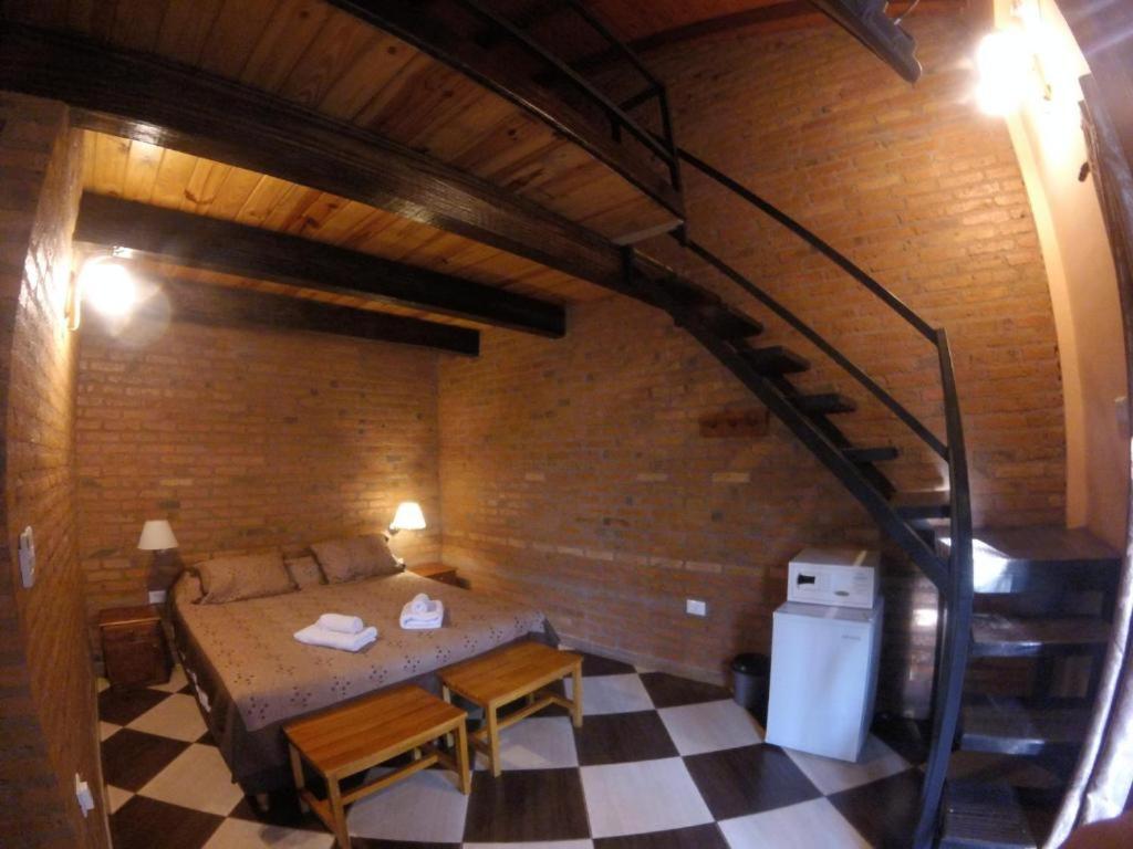 Six Garden Lodge