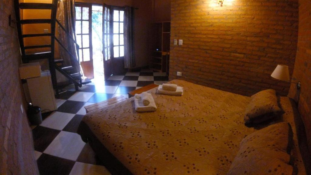 Six Garden Lodge
