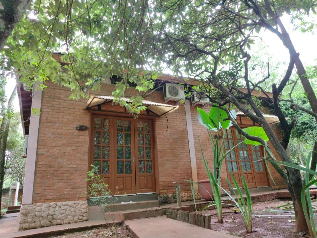 Six Garden Lodge
