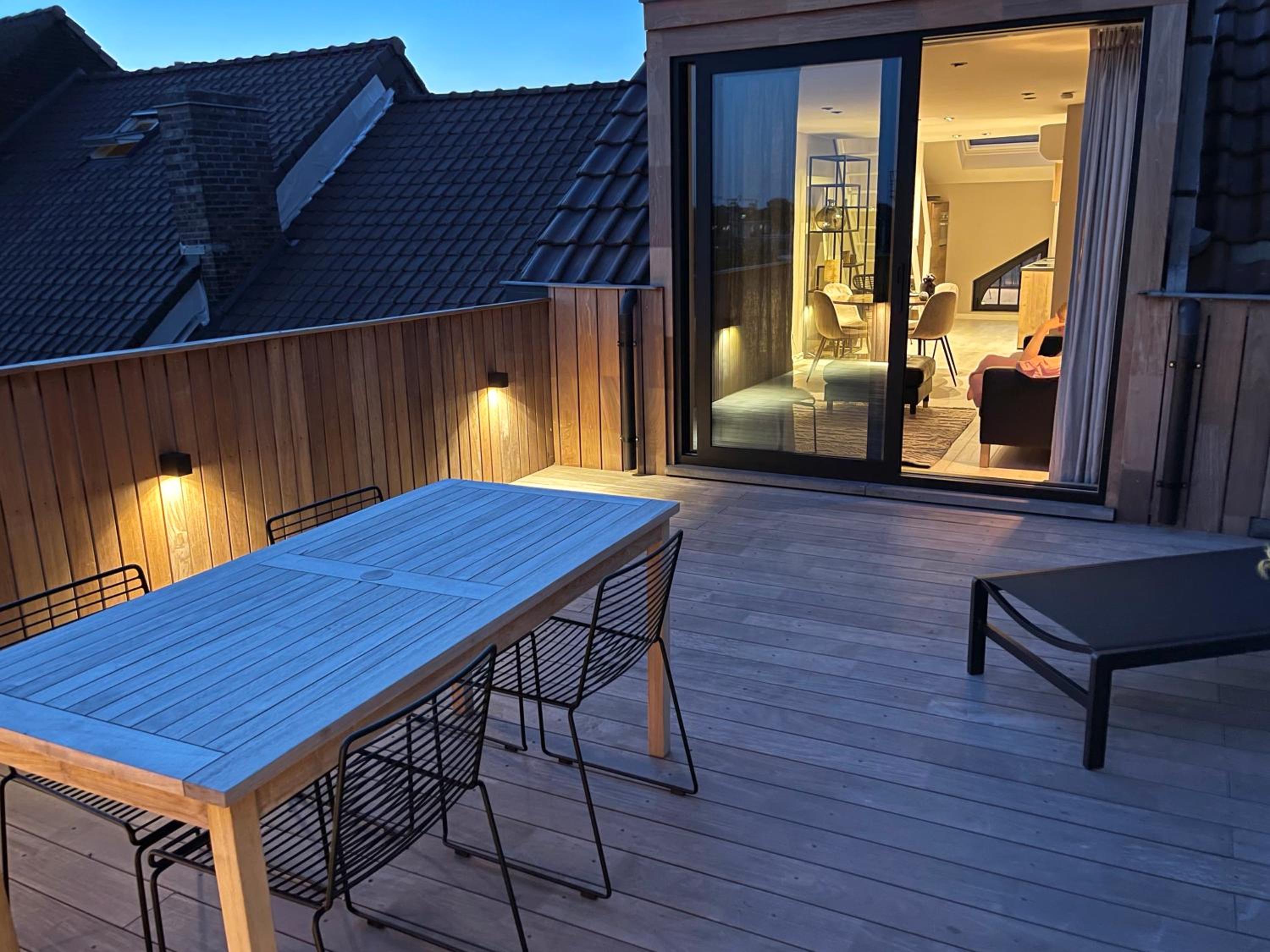 Penthouse with Airconditioning and Big Terrace, Close to Gent Sint-Pieters Station and City Centre