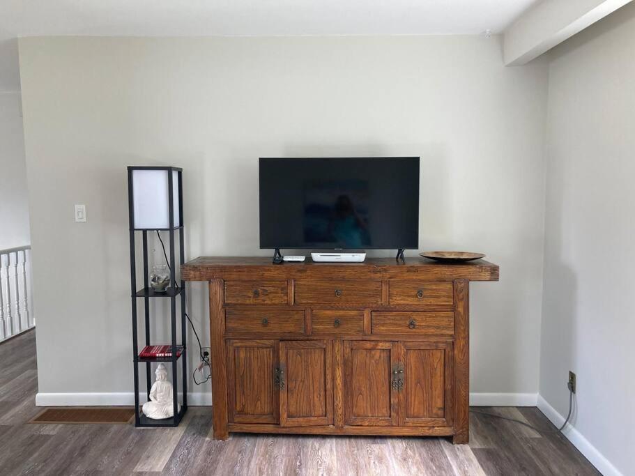 Orillia Vacations - Direct Lakefront cottage on Lake Simcoe in Orillia - Property Image 4