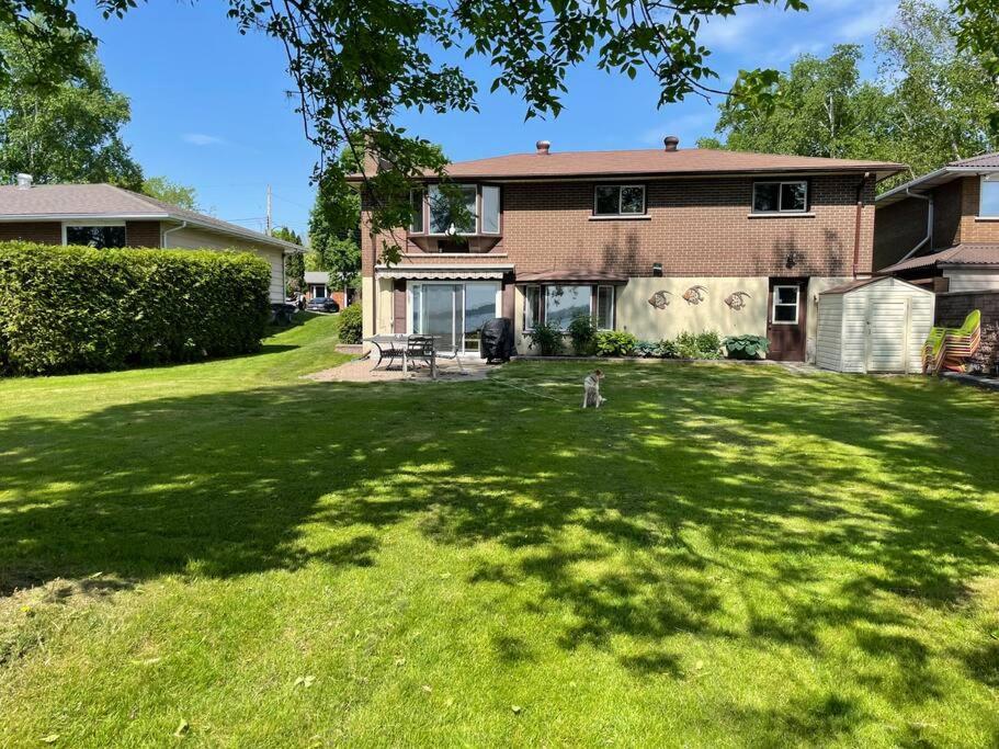 Direct Lakefront cottage on Lake Simcoe in Orillia - Image 1