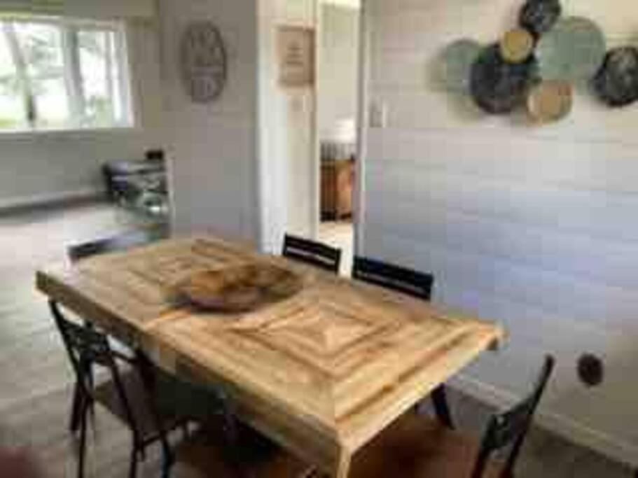 Direct Lakefront cottage on Lake Simcoe in Orillia