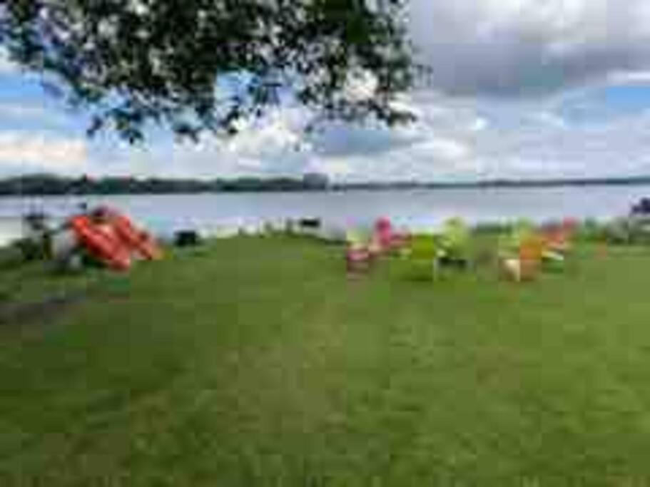 Direct Lakefront cottage on Lake Simcoe in Orillia