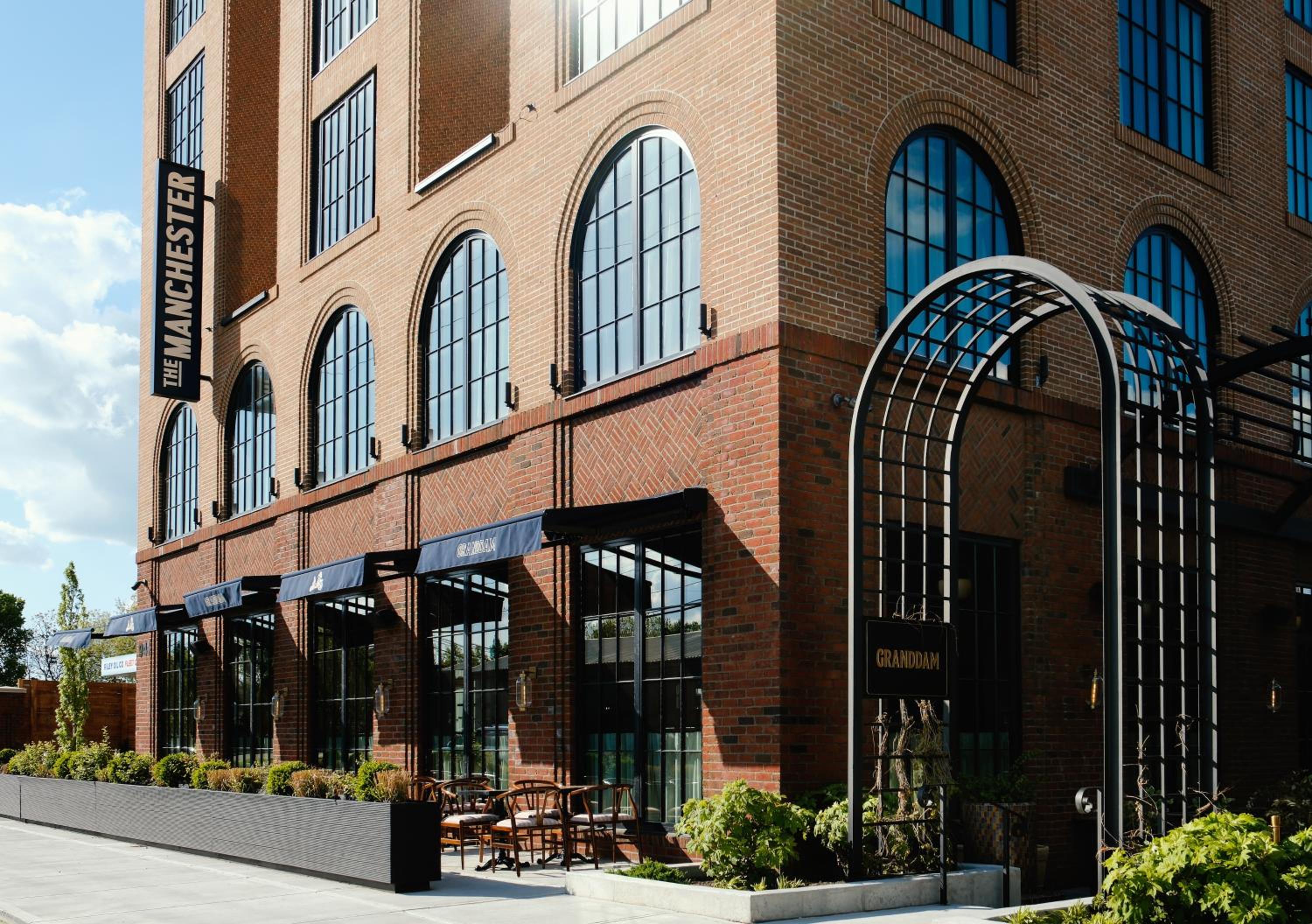 Lexington Vacations - The Manchester Hotel - Property Image 7
