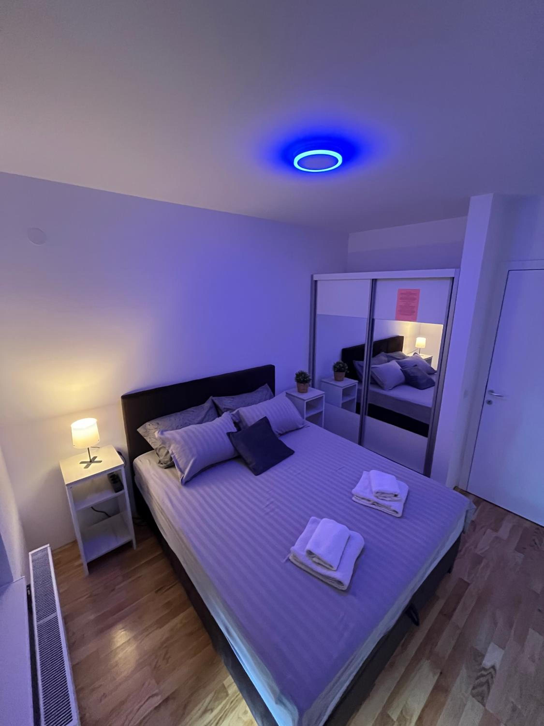 Lux apartment 8, center, free parking view 5
