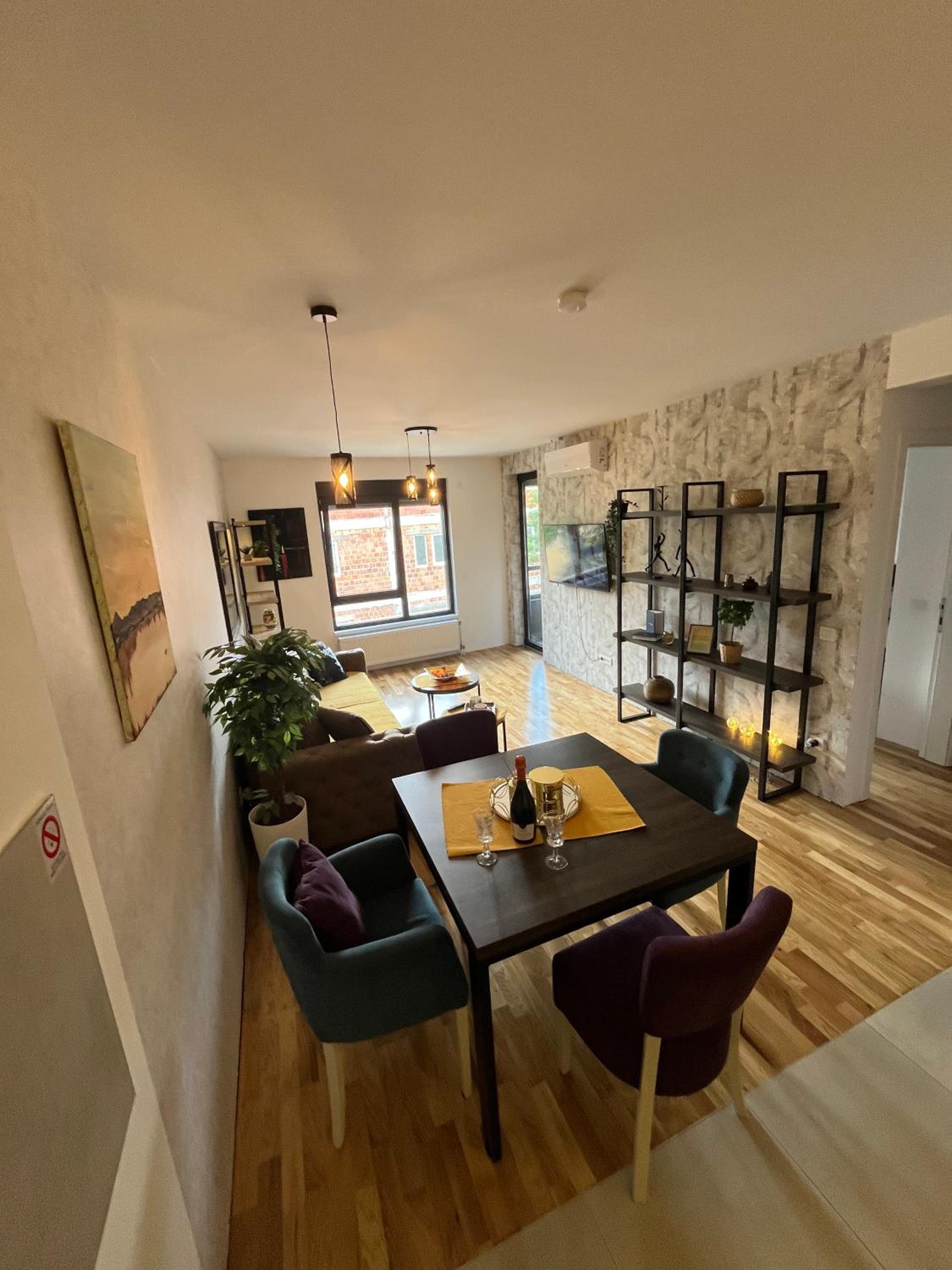 Lux apartment 8, center, free parking view 2