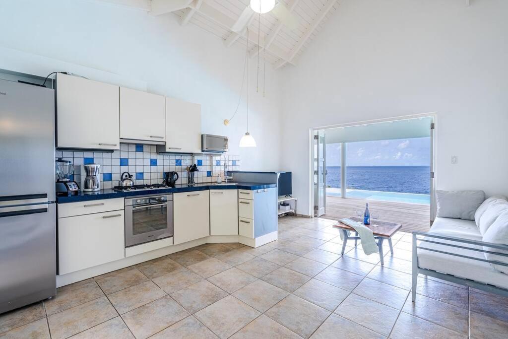 Cliff Cottage- Vacation villa with breath taking sea view