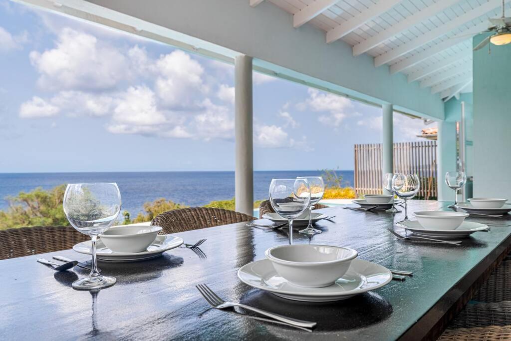 Cliff Cottage- Vacation villa with breath taking sea view
