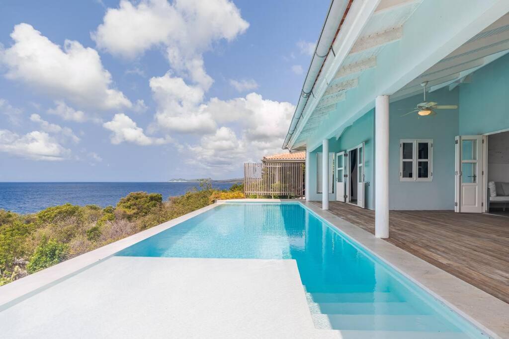 Cliff Cottage- Vacation villa with breath taking sea view