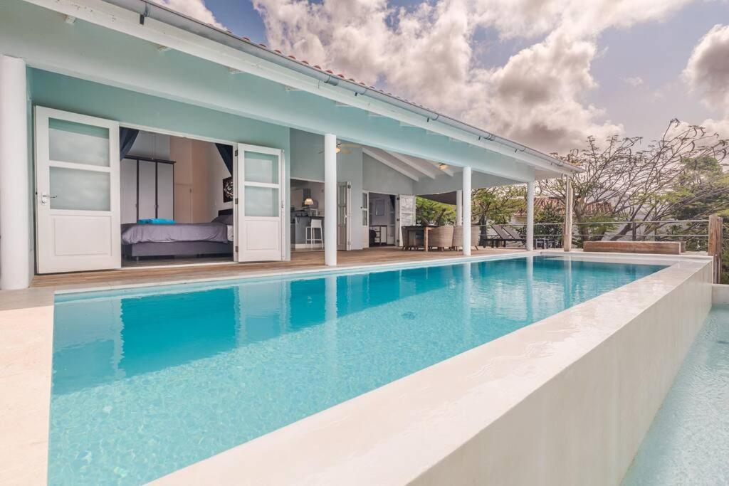 Cliff Cottage- Vacation villa with breath taking sea view