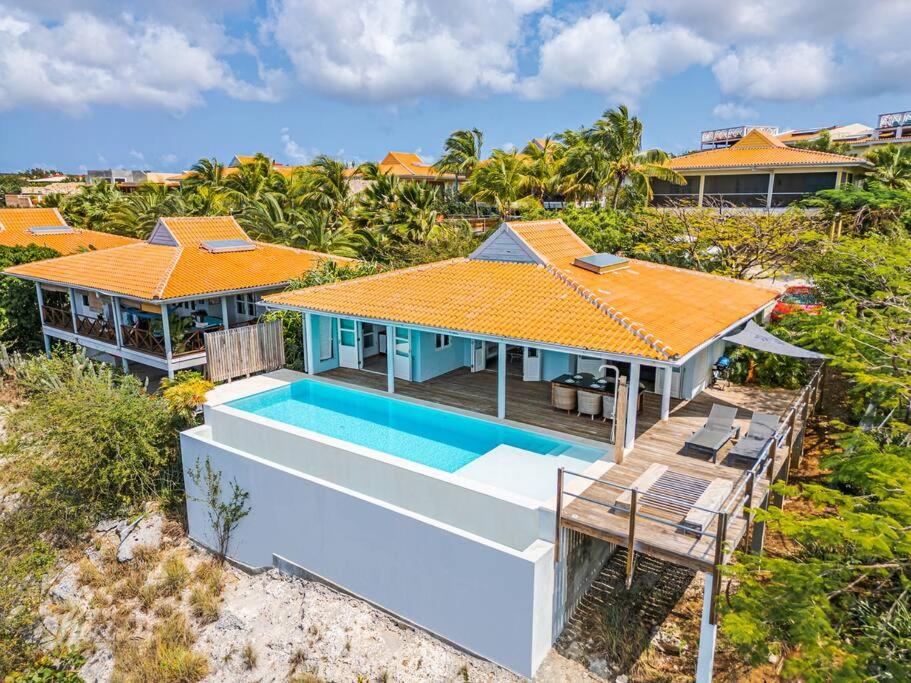 Cliff Cottage- Vacation villa with breath taking sea view