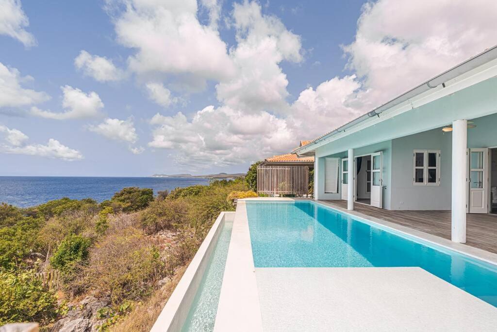 Cliff Cottage- Vacation villa with breath taking sea view