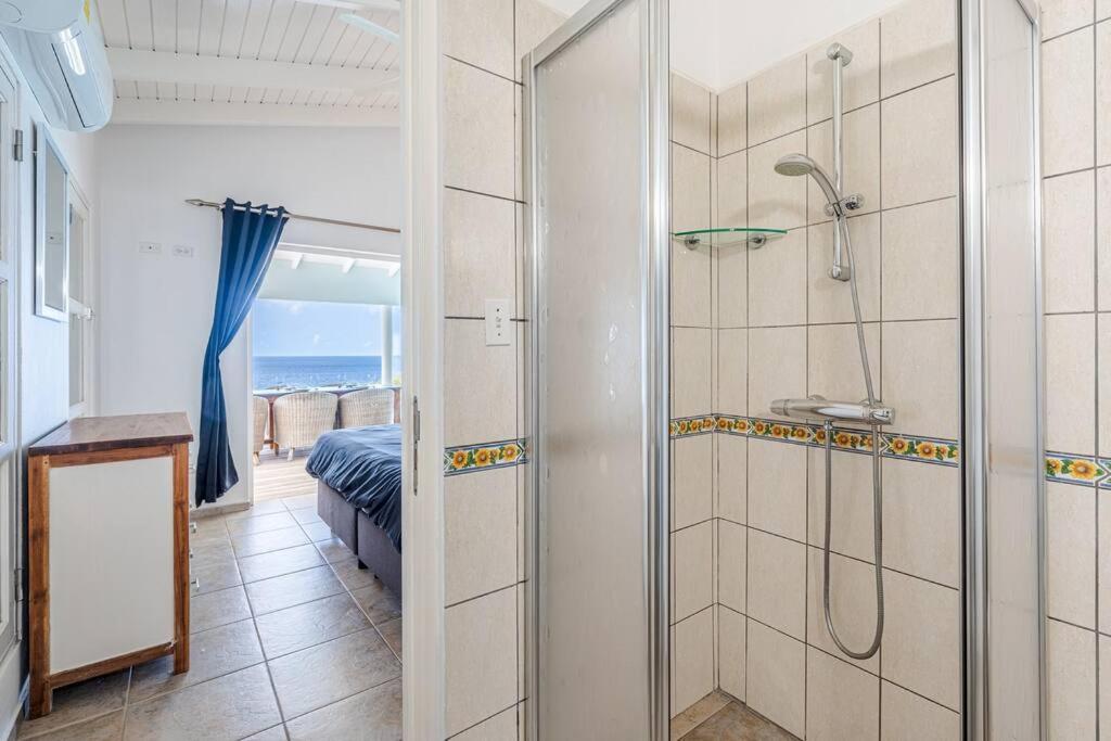Cliff Cottage- Vacation villa with breath taking sea view