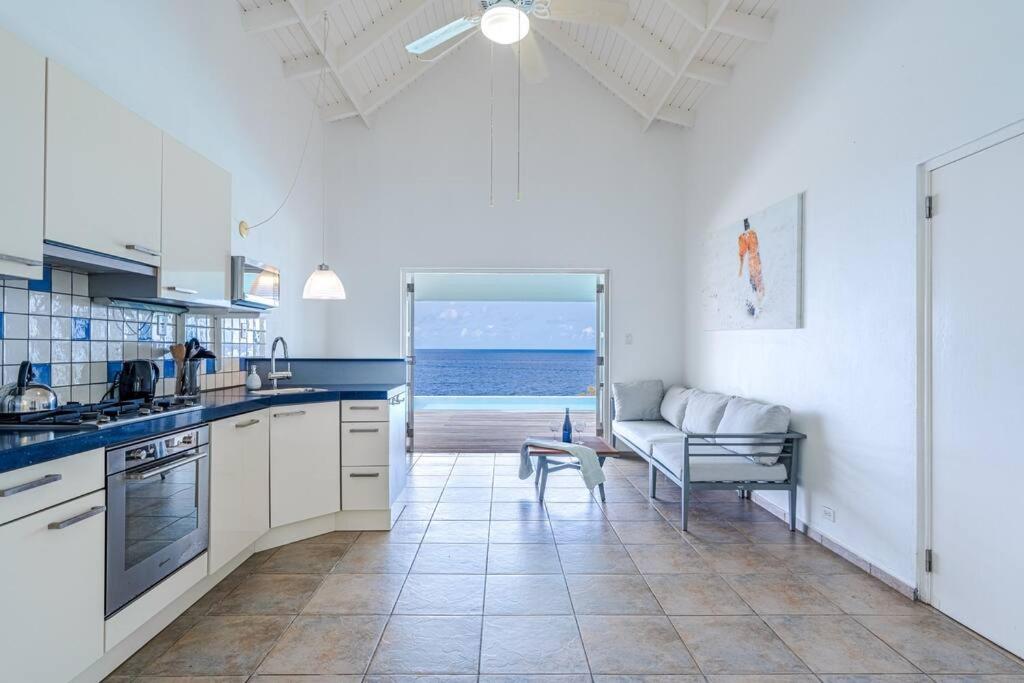 Cliff Cottage- Vacation villa with breath taking sea view