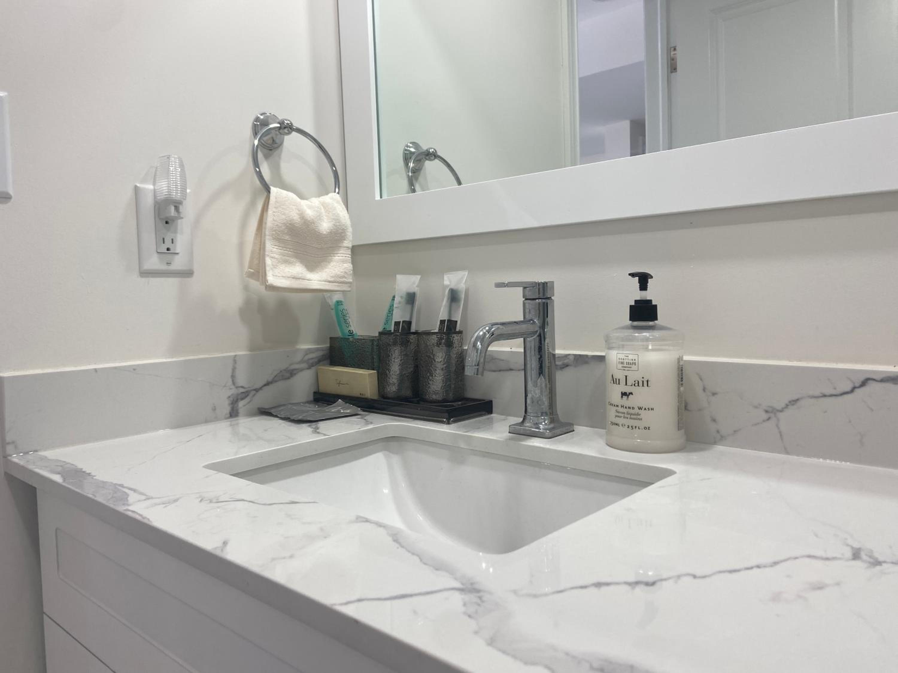 Toronto Vacations - Unbeatable view holiday home - Property Image 4