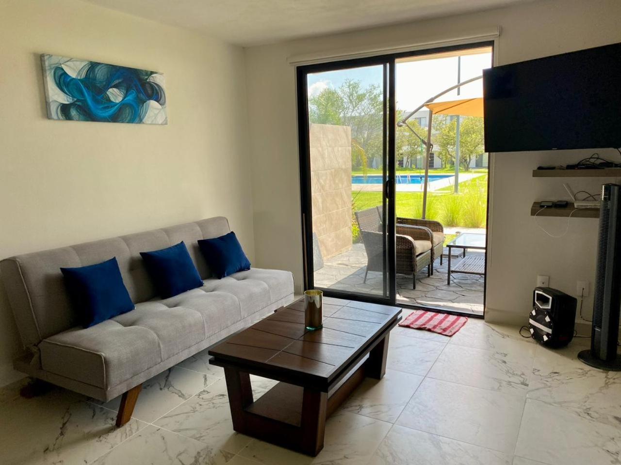 Casa Moderna con Alberca en Morelos view 3