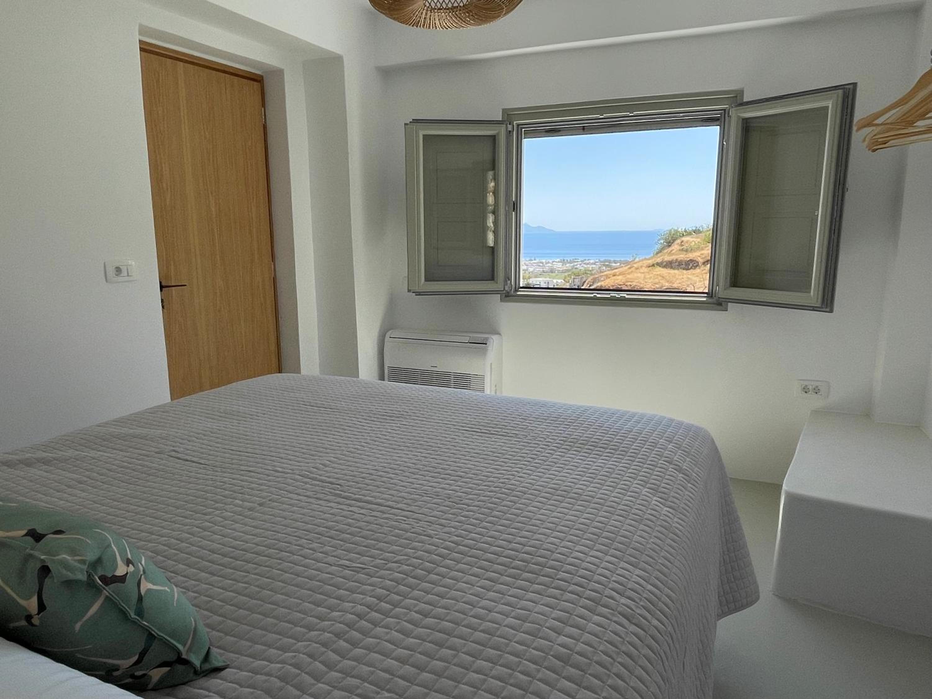 Solo Sole Suites Santorini view 5