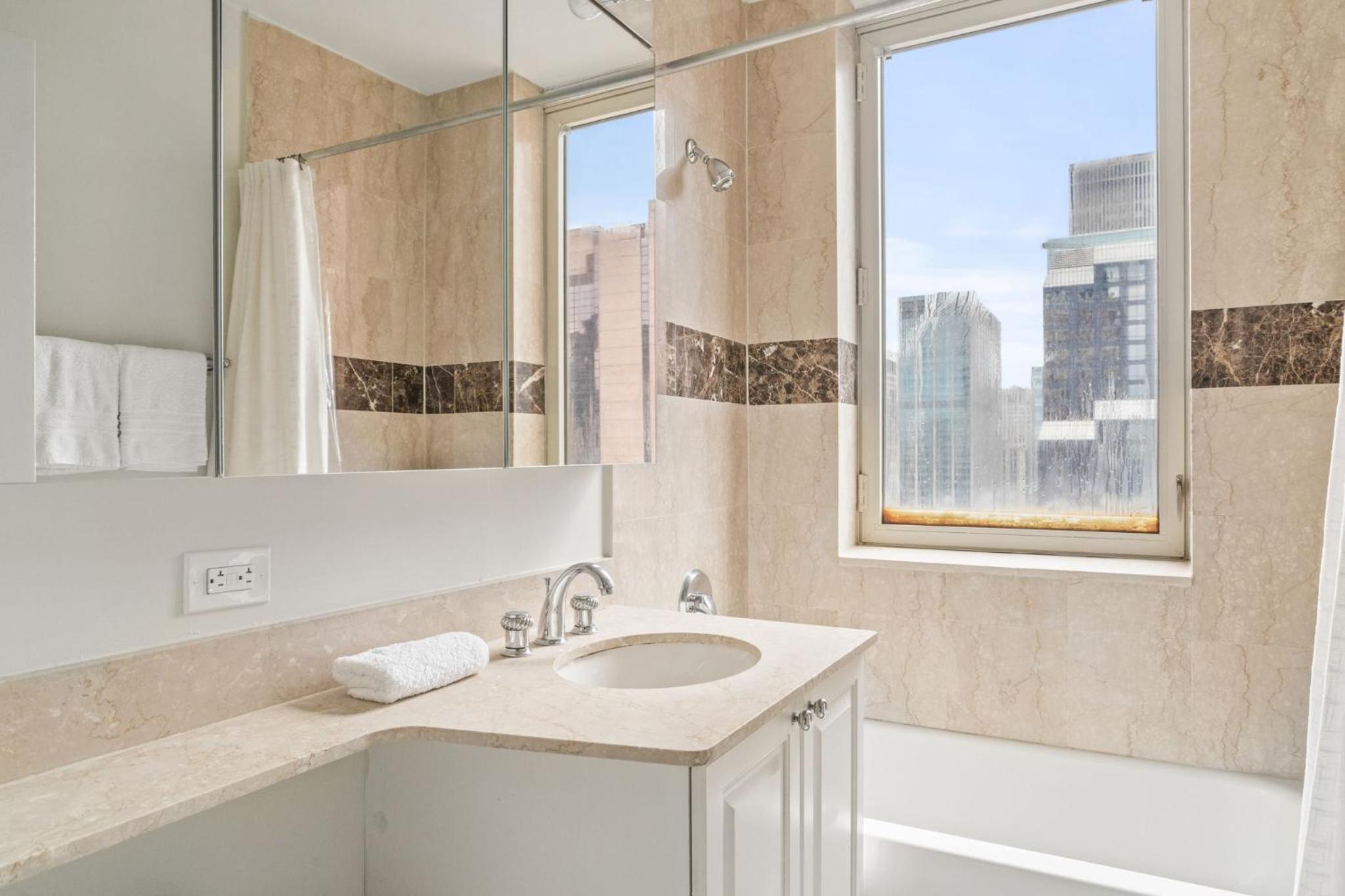 Elegant 2bed 2bath apt