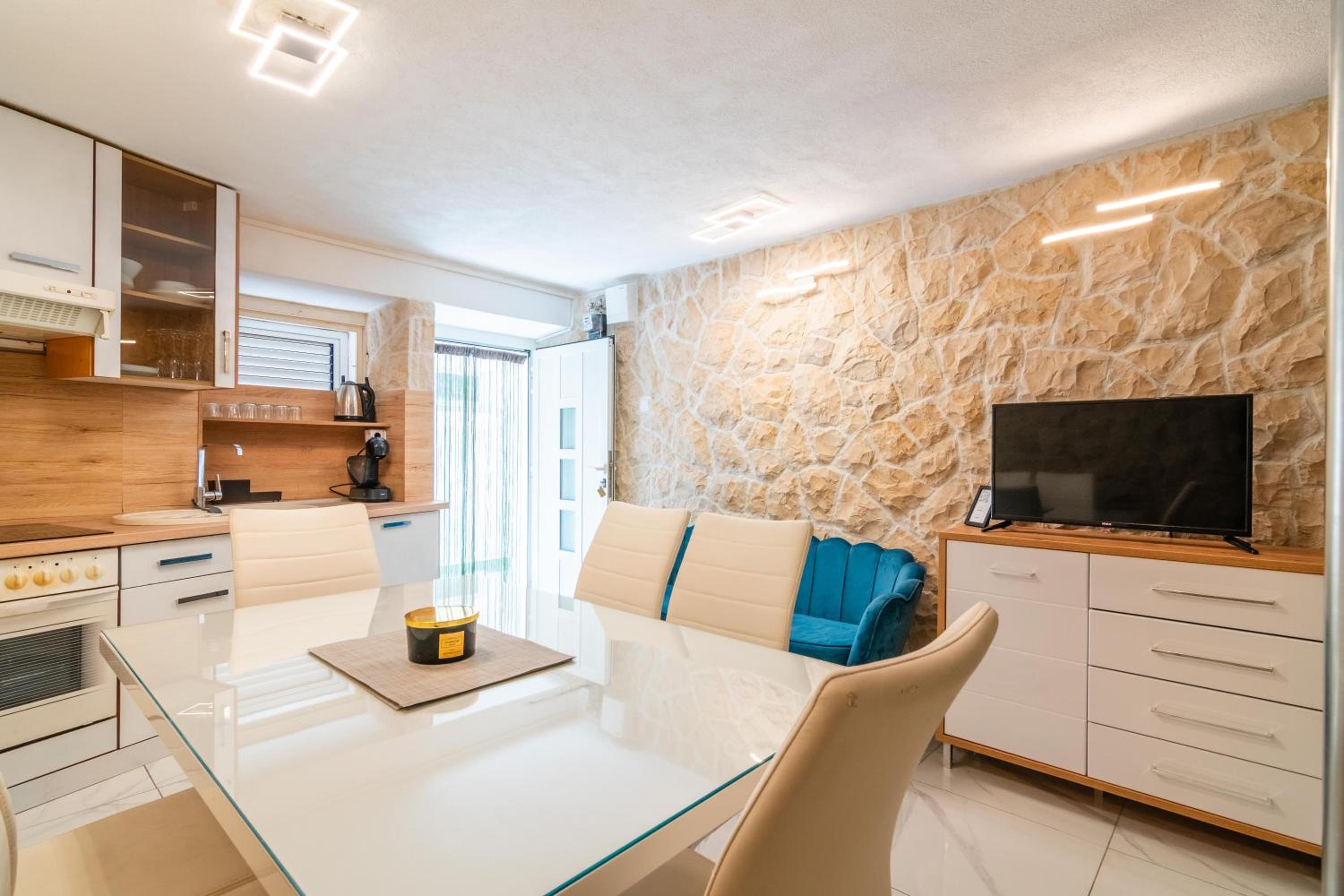 Casa di Pag by Pag tours view 4