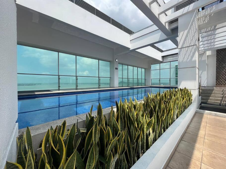 Blue suite en Puerto Santa Ana con vista al rio! cerca al malecon view 3