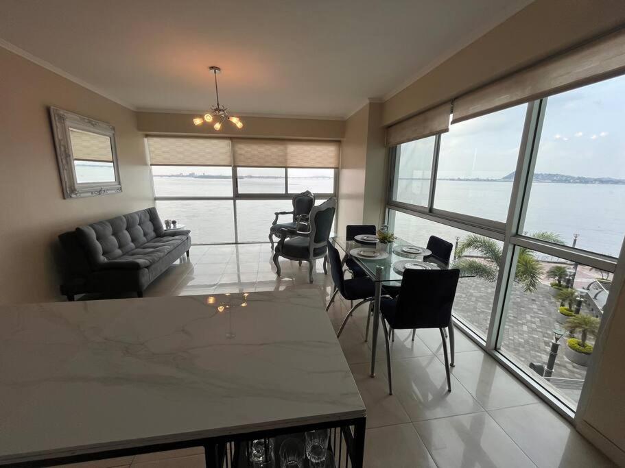 Blue suite en Puerto Santa Ana con vista al rio! cerca al malecon view 5
