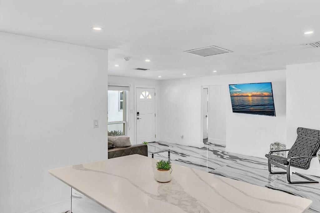 waterfront Ocean dream House Hollywood Hard Rock airport view 3