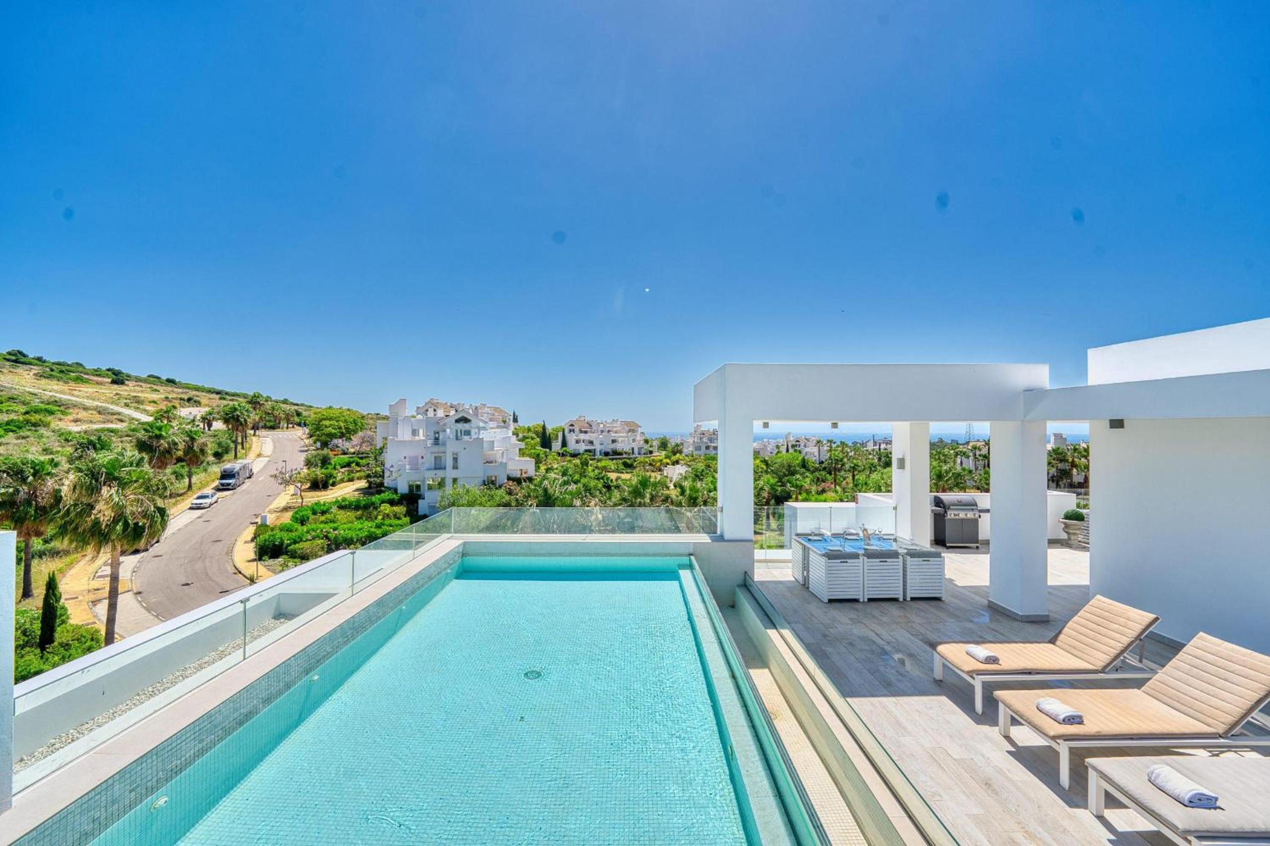 2288 new modern penthouse with privat pool view 3