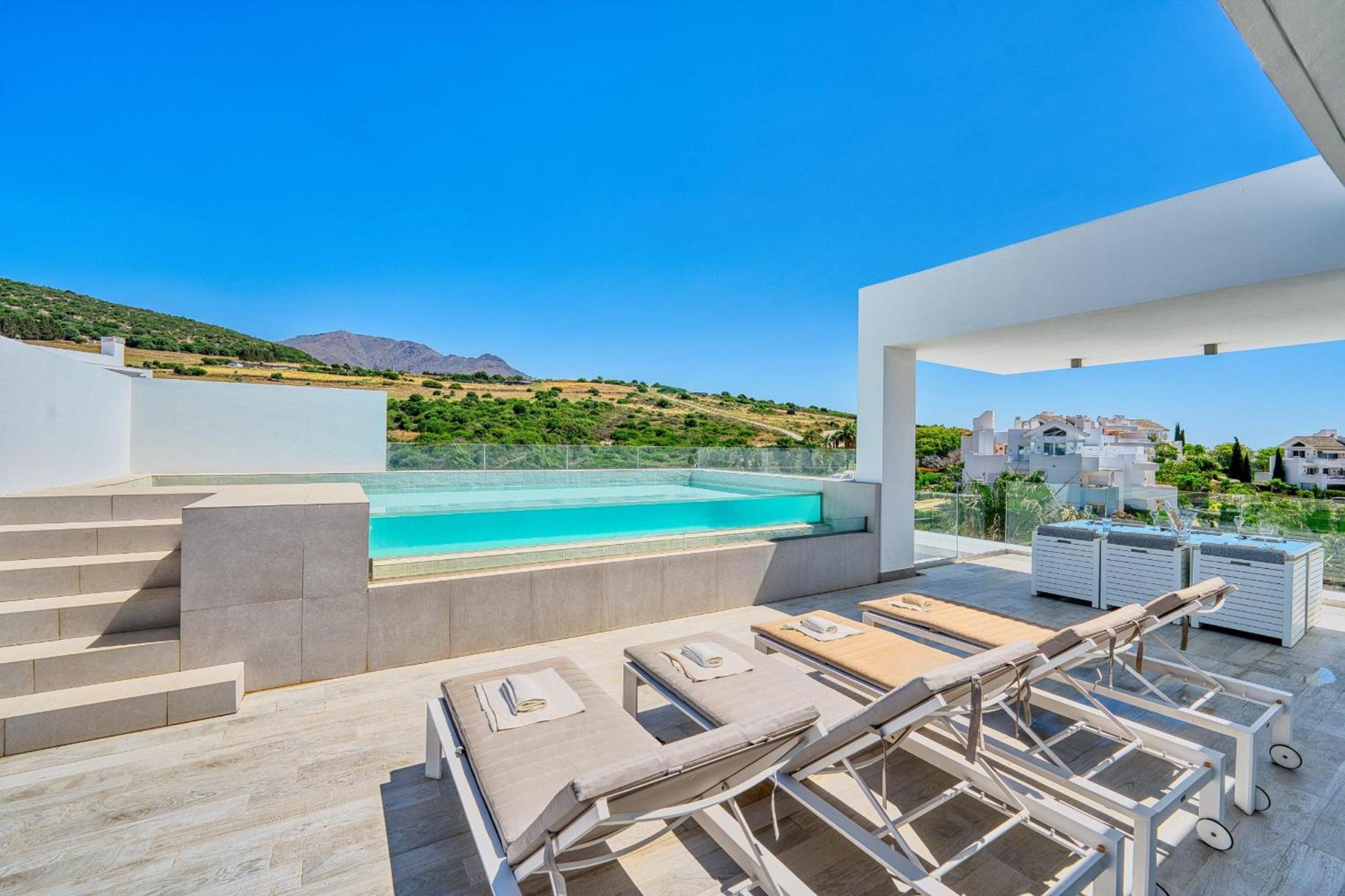 2288 new modern penthouse with privat pool view 5