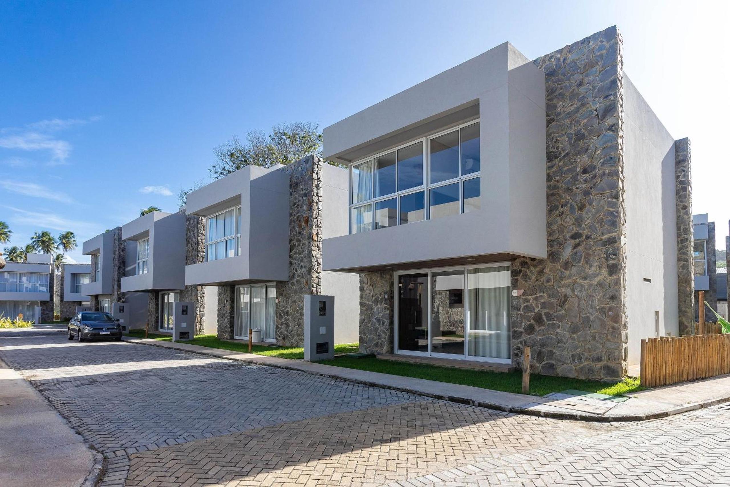 House with pool and barbecue in Milagres