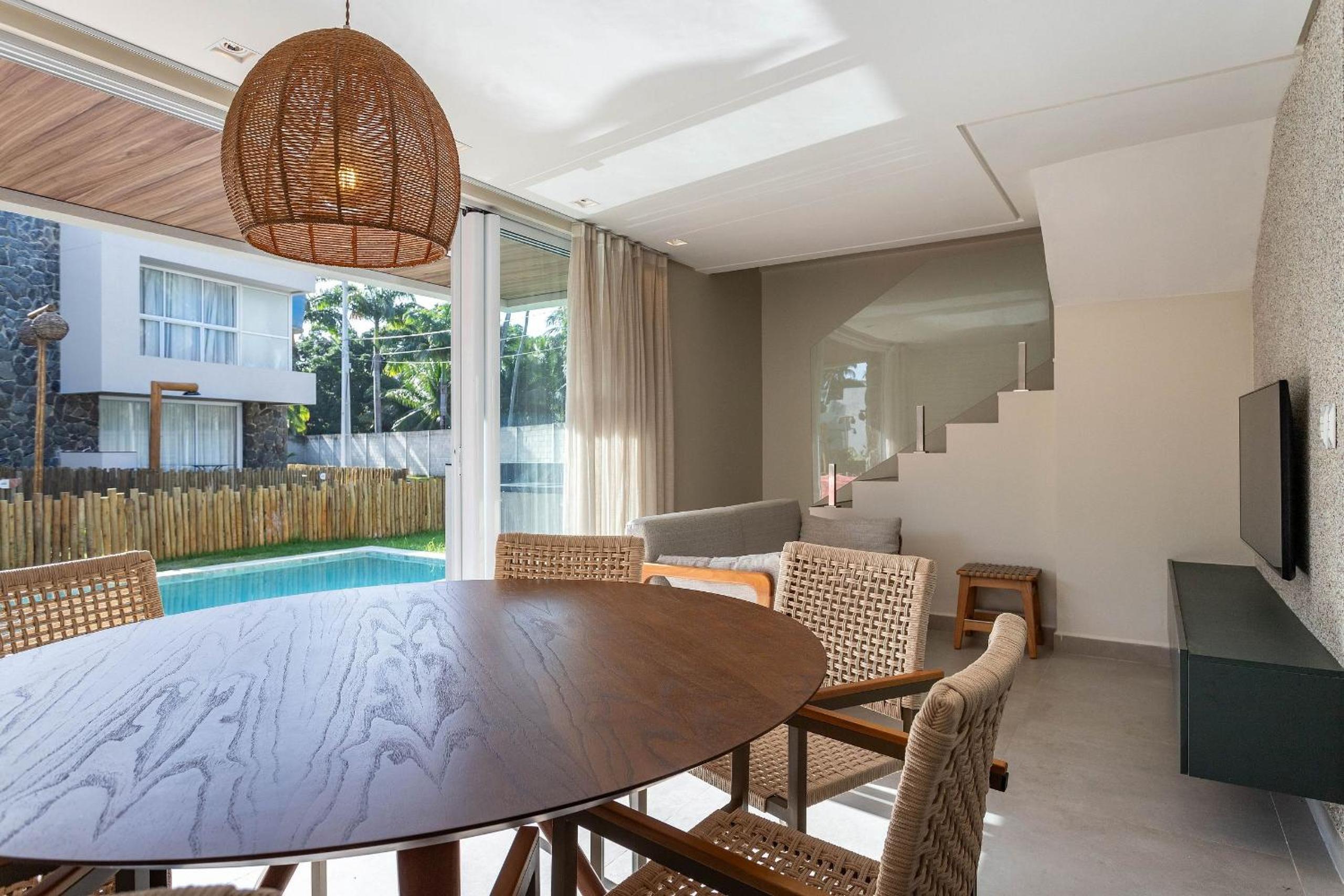 House with pool and barbecue in Milagres