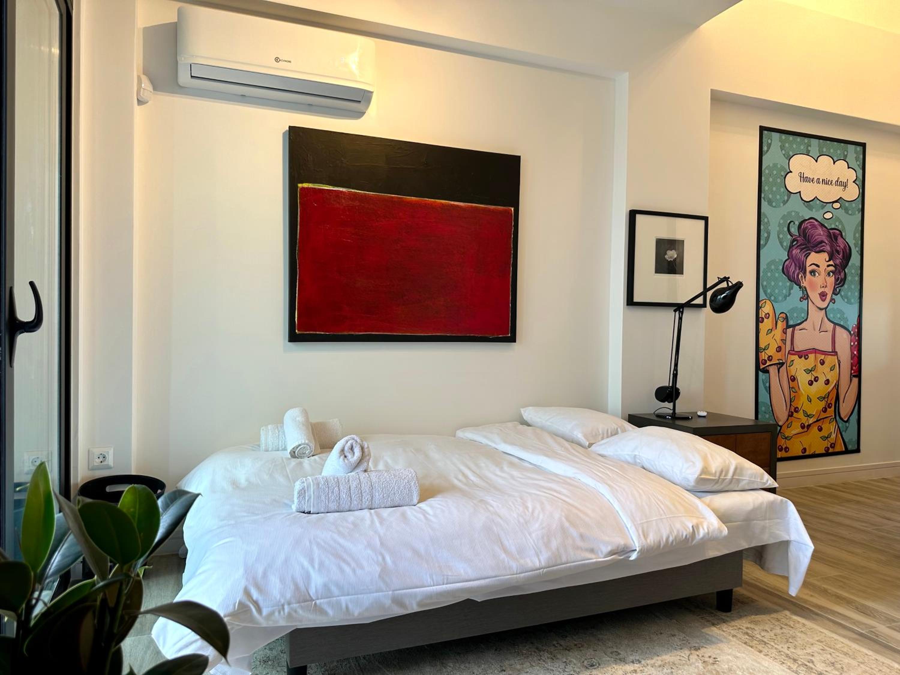 Sky Suite Apartments - Cloud9 in the City
