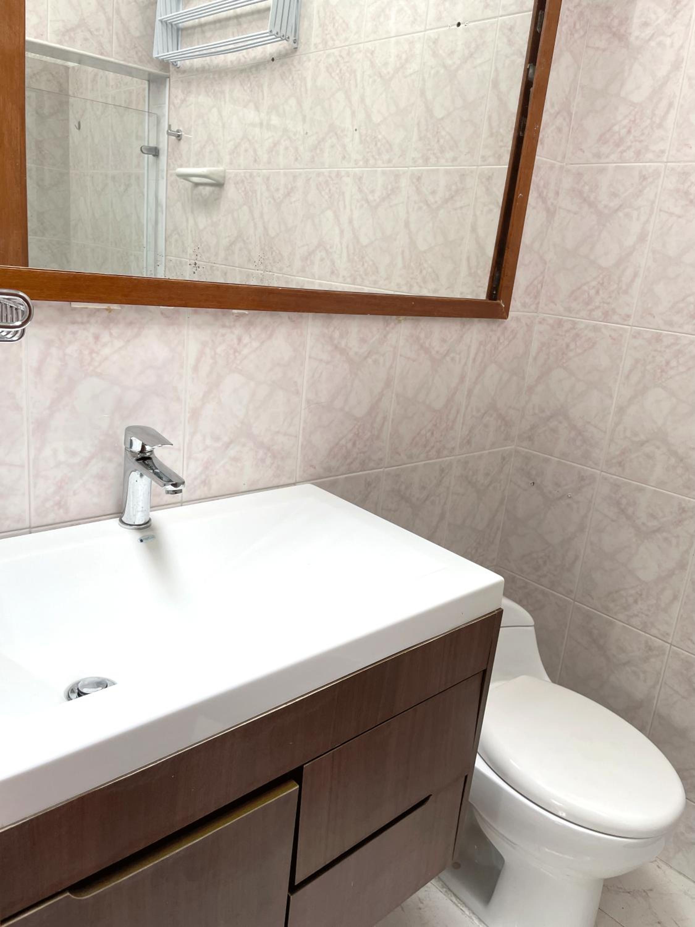 Cozy little 1-bedroom condo for travellers
