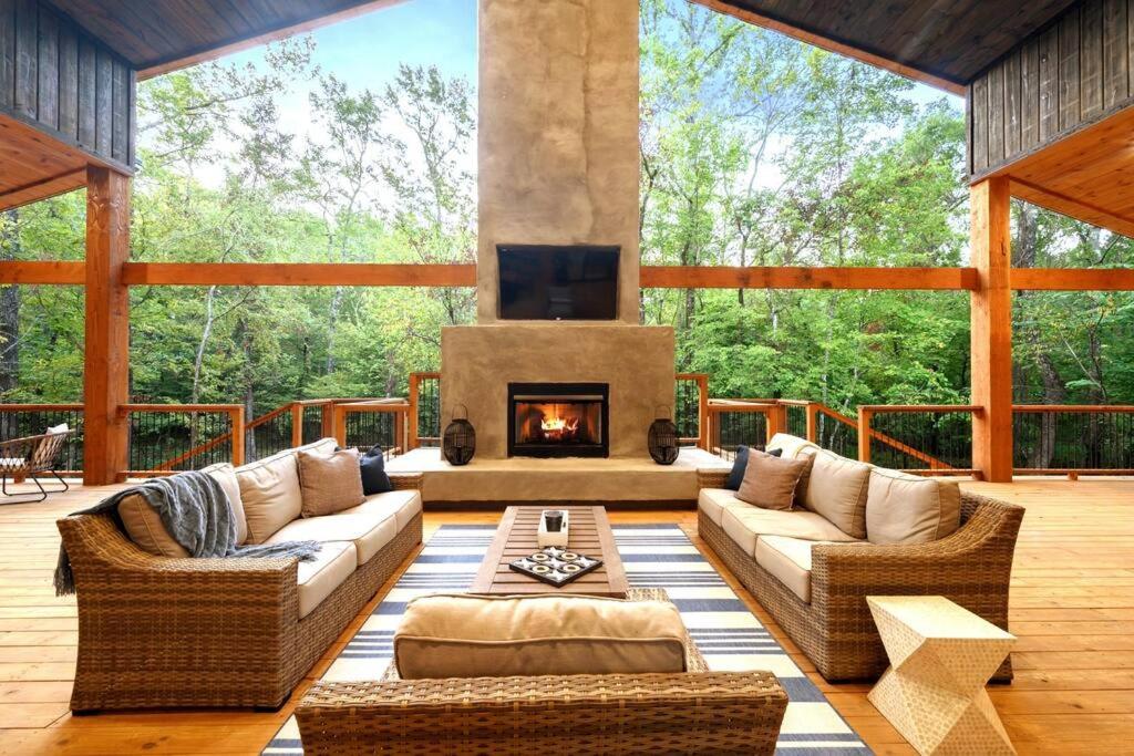 On Creek! HUGE Deck- Elegant Luxury! Sleeps 15 view 4