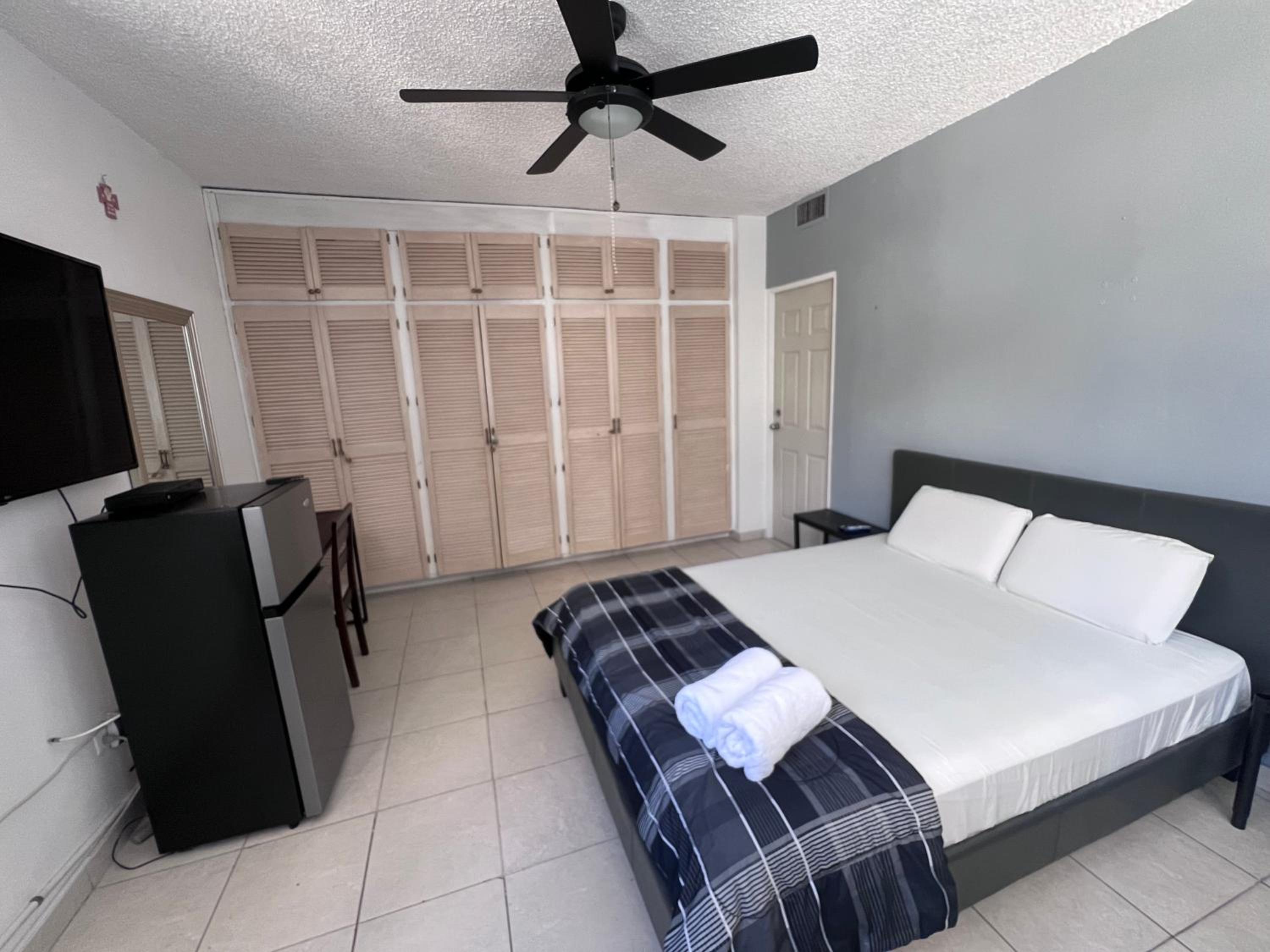 Habitación céntrica y espaciosa con A/A
