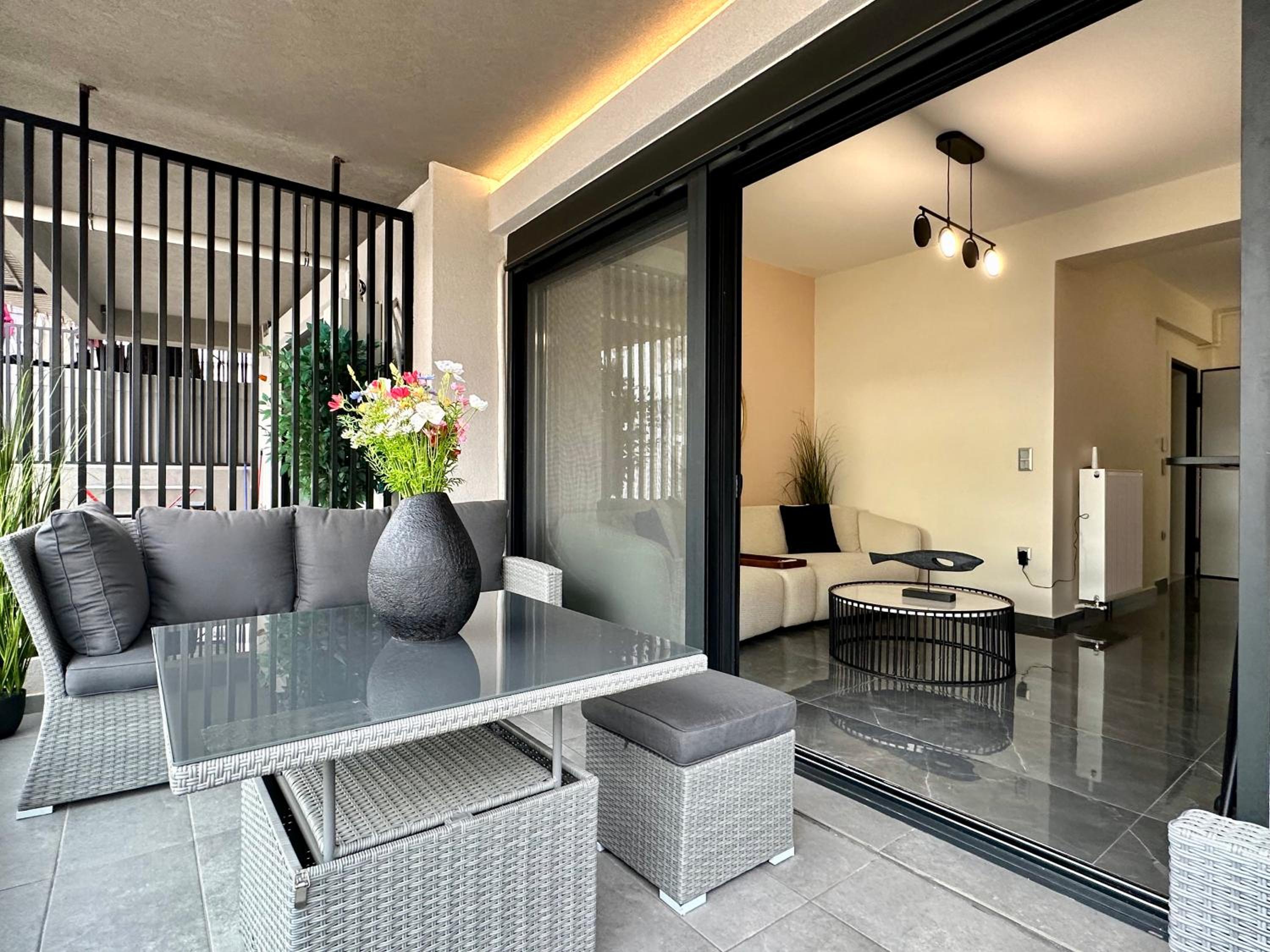 Sky Suite Apartments - Cloud9 in the City