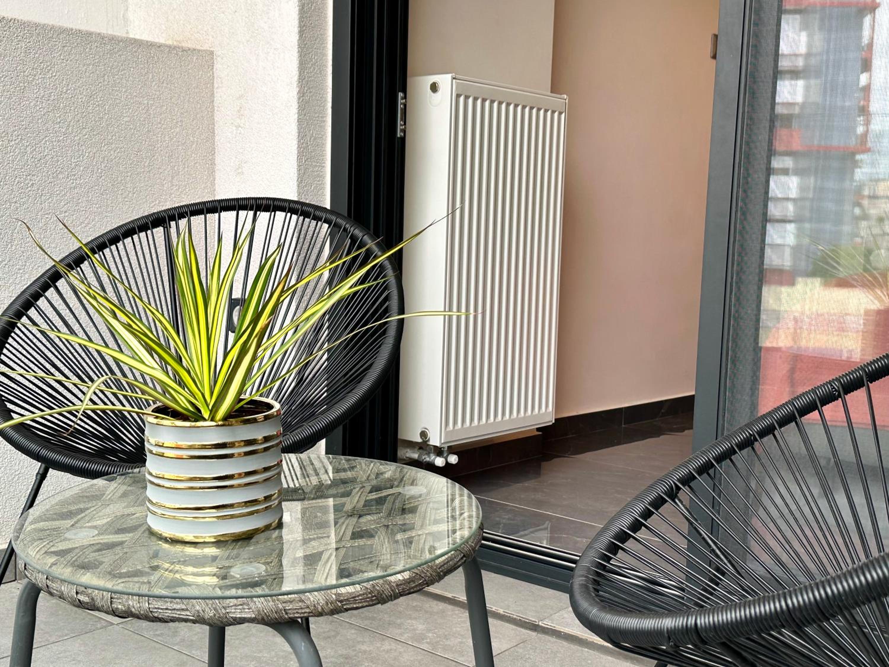 Sky Suite Apartments - Cloud9 in the City