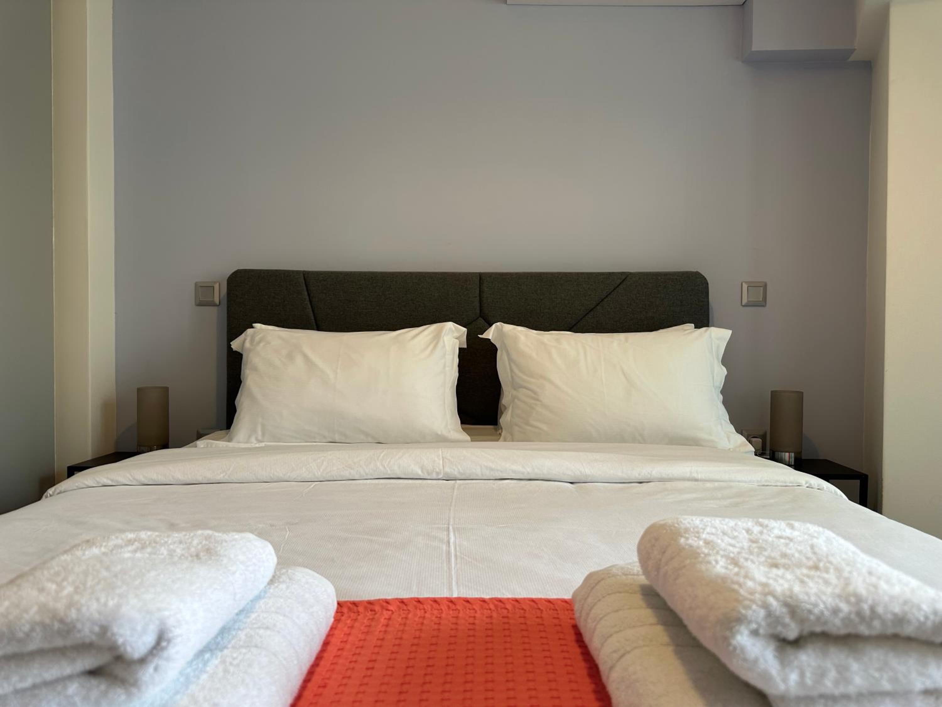 Sky Suite Apartments - Cloud9 in the City