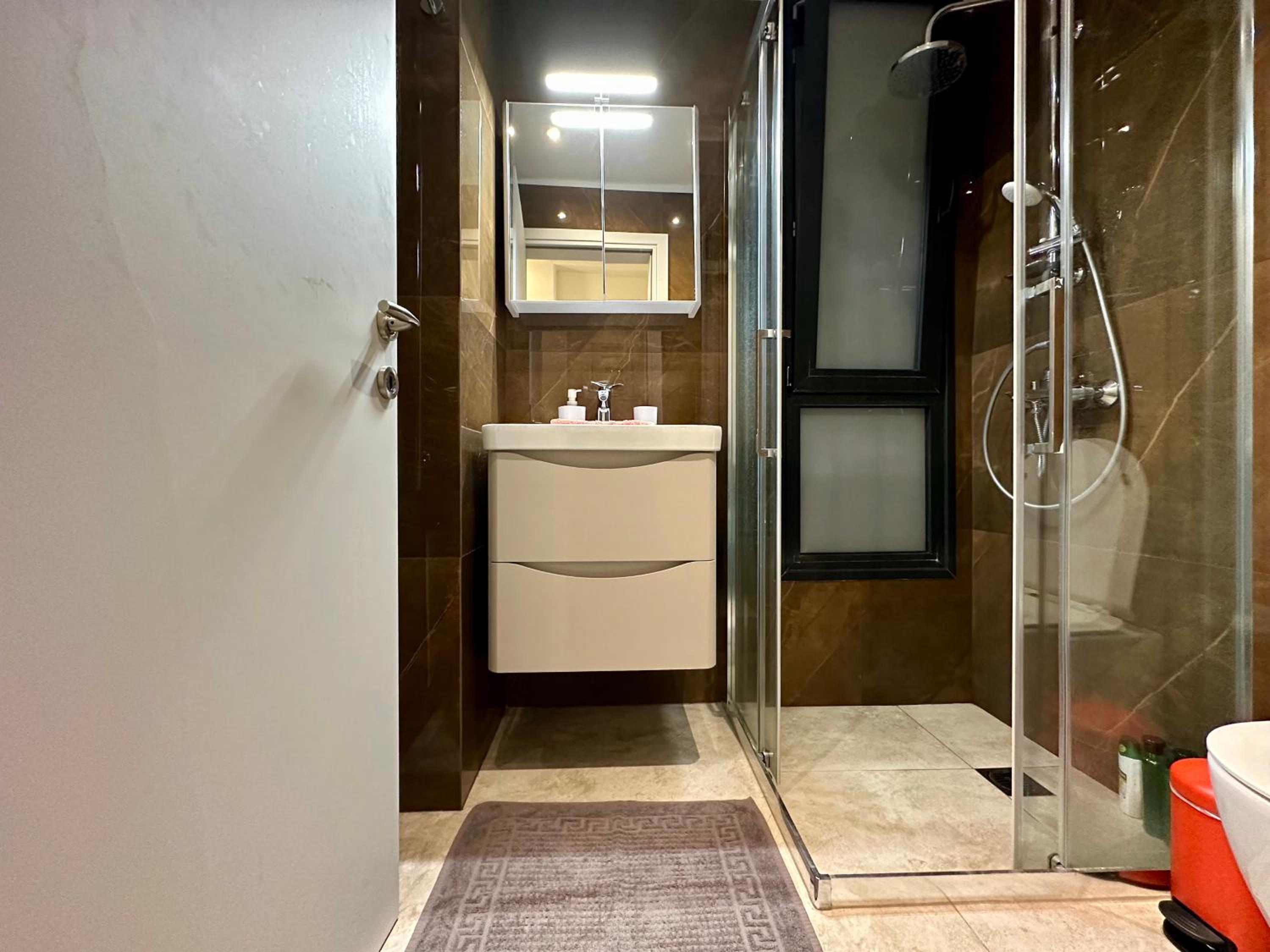 Sky Suite Apartments - Cloud9 in the City